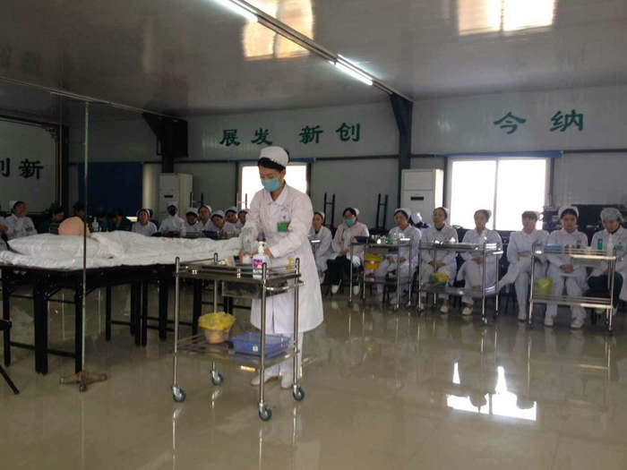 我院在全市優(yōu)質(zhì)護理服務操作技術(shù)競賽獲團體一等獎