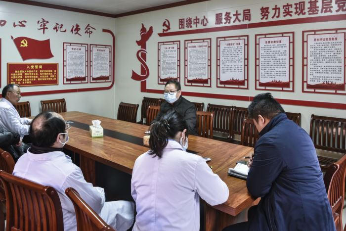 抗疫情，保供應(yīng)，他們并肩逆行
